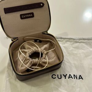 Cuyana Jewelry Case